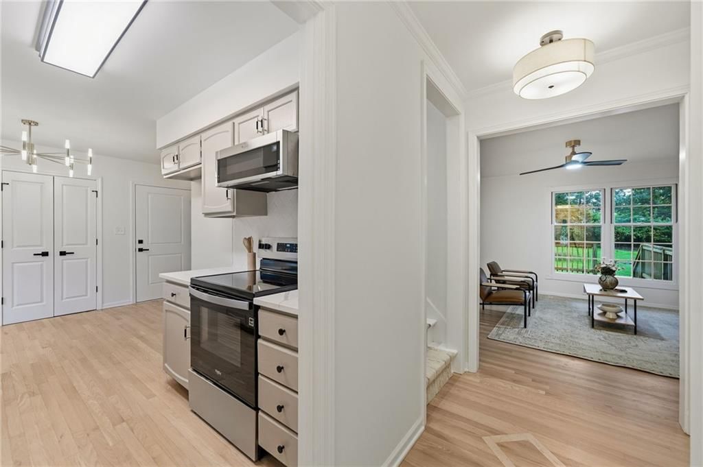 609 SW Elwood Drive — photo 5