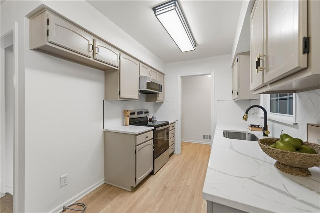 609 SW Elwood Drive — photo 14