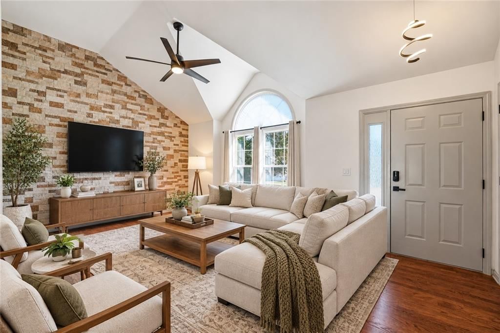 1304 NE 104th Place, Kansas City, MO: listing photo 3