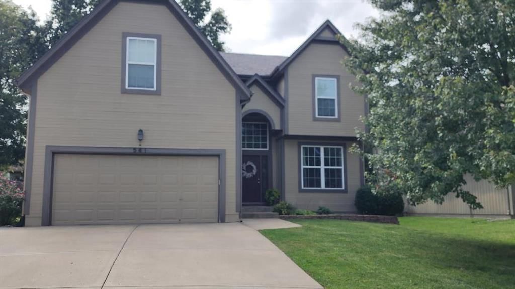 Photo 2 of 24 - 541 E Mockingbird Street, Gardner, KS 66030