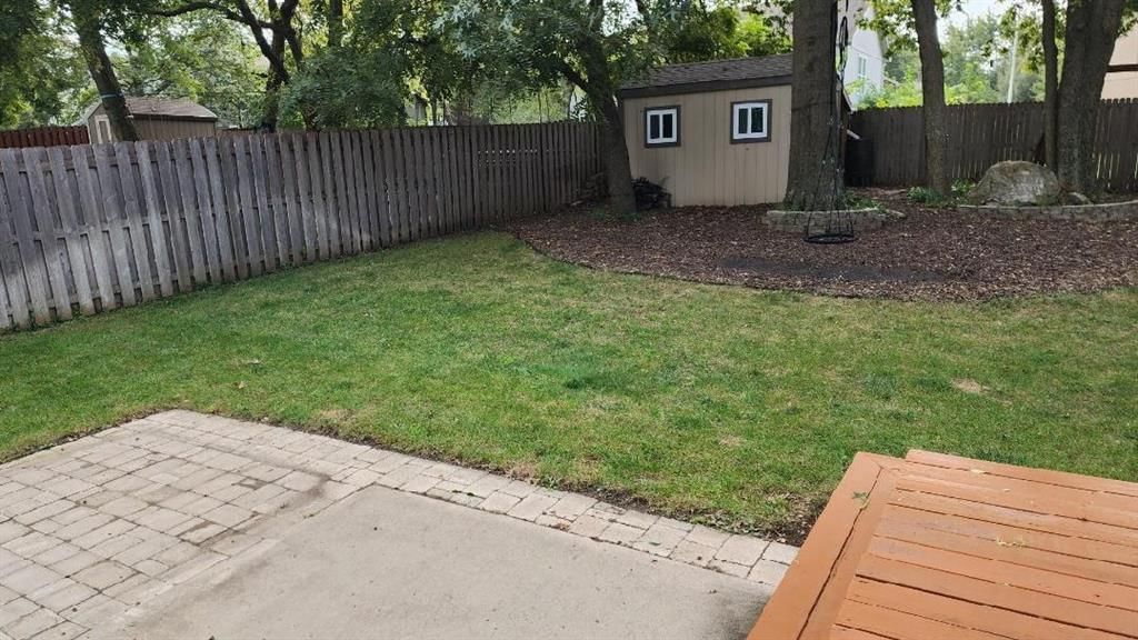 Paver patio at 541 E Mockingbird Street, Gardner, KS 66030