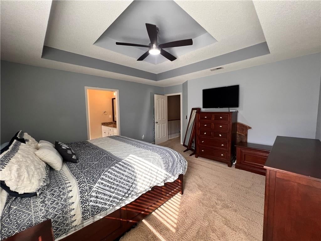 Tile floors and double vanity at 541 E Mockingbird Street, Gardner, KS 66030