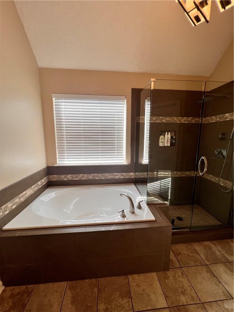 Private toilet room at 541 E Mockingbird Street, Gardner, KS 66030