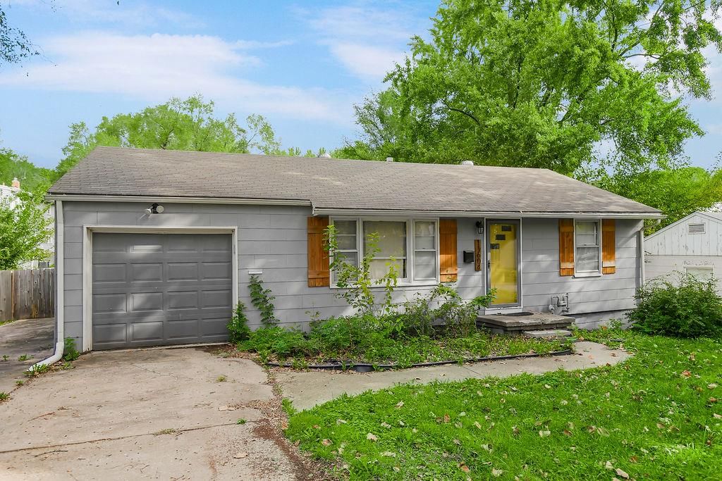 11604 E 55th Street, Raytown, MO: listing photo 3