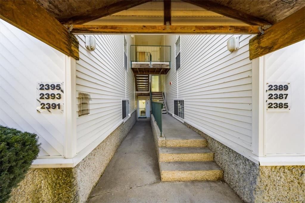 2393 NE 68th Street, Gladstone, MO