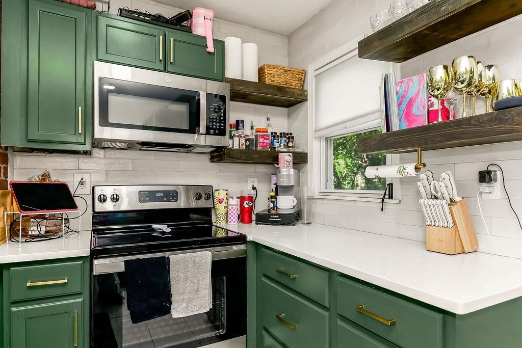 Photo 10 of 24 - 10812 E 59th Street, Raytown, MO 64133