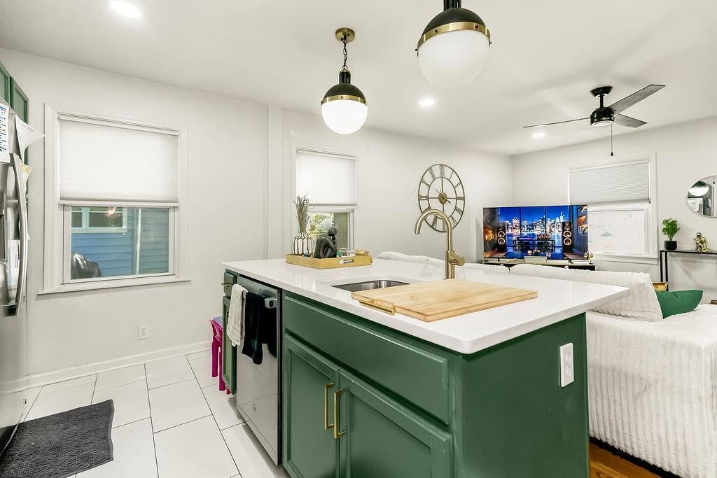 Photo 7 of 24 - 10812 E 59th Street, Raytown, MO 64133