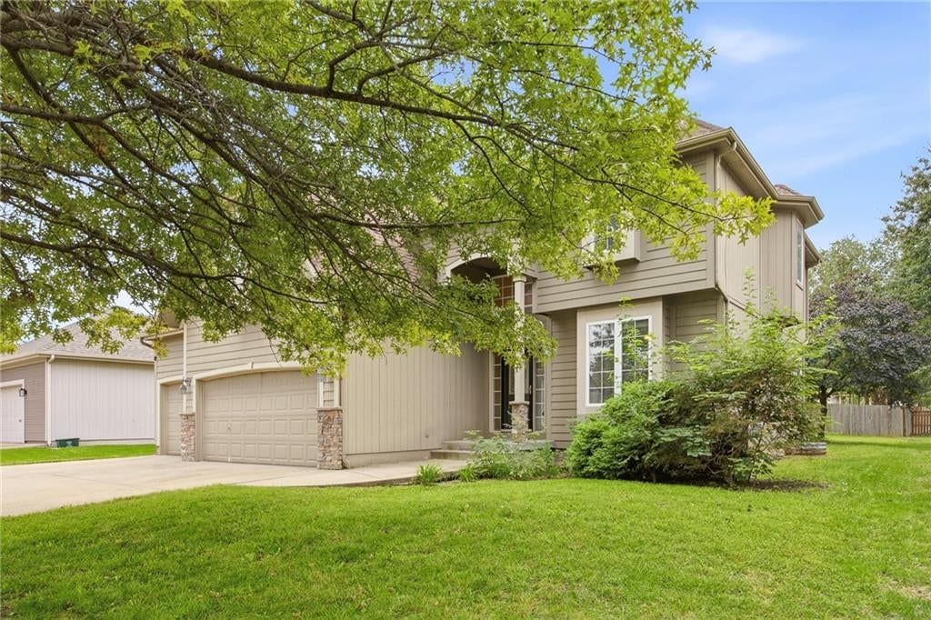 361 W Westhoff Place, Gardner, KS: listing photo 2