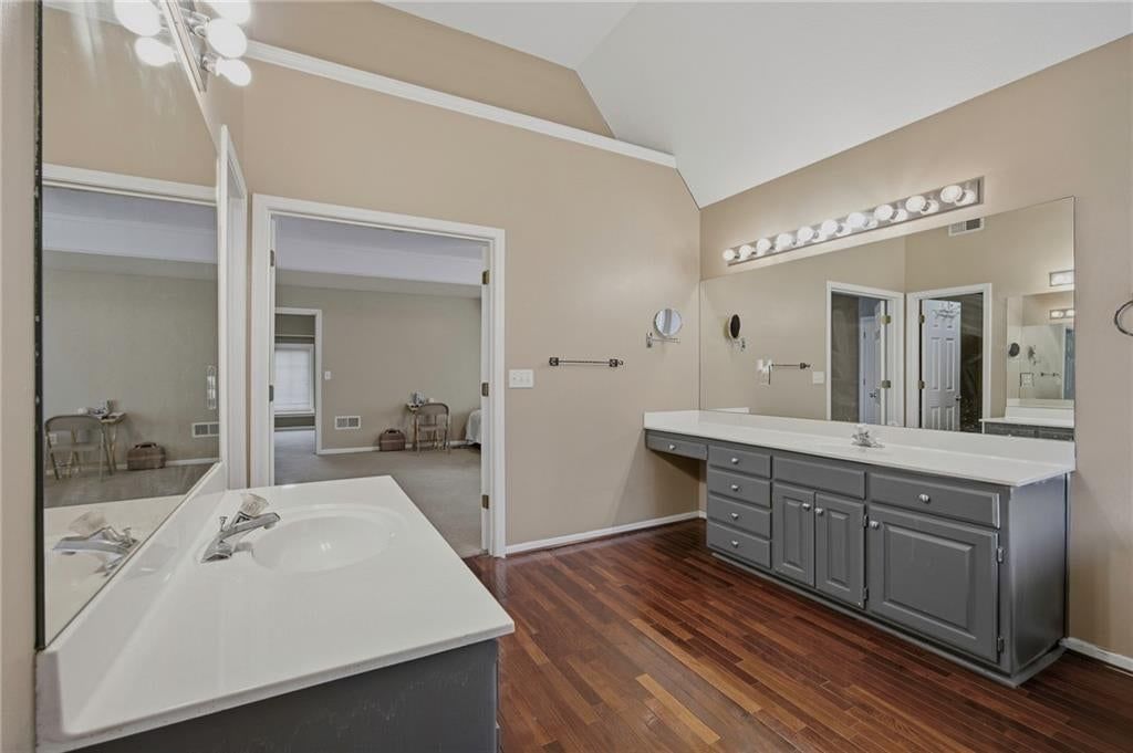 Photo 16 of 36 - 361 W Westhoff Place, Gardner, KS 66030
