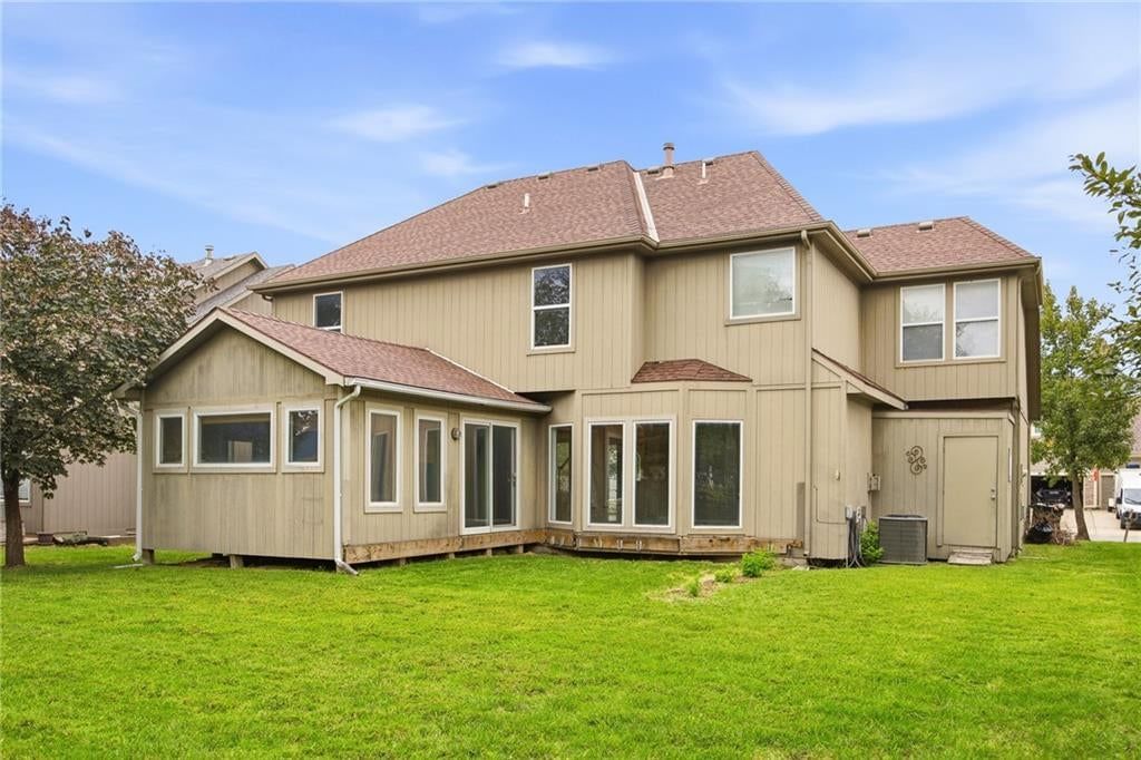 Photo 33 of 36 - 361 W Westhoff Place, Gardner, KS 66030