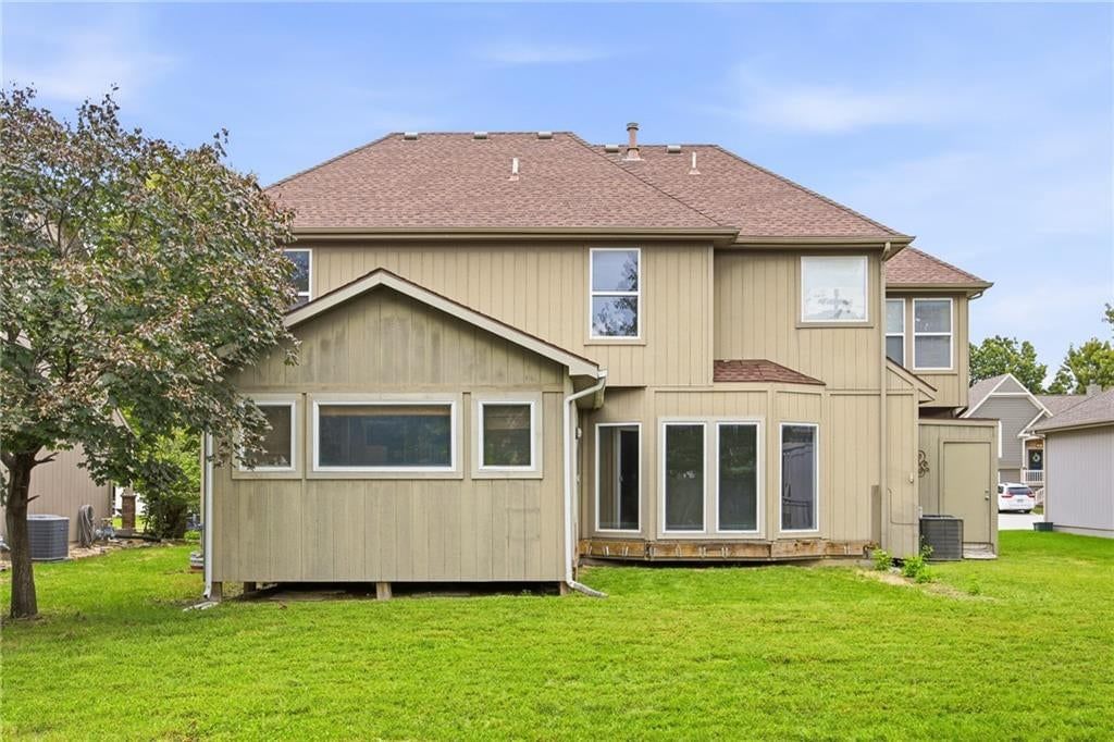 Photo 34 of 36 - 361 W Westhoff Place, Gardner, KS 66030
