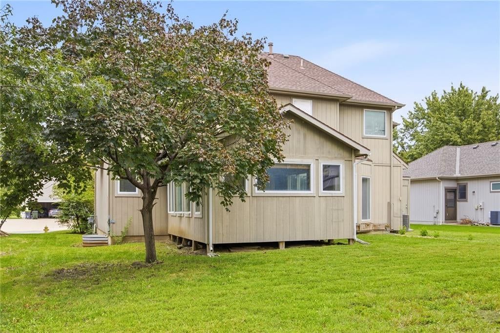 Photo 35 of 36 - 361 W Westhoff Place, Gardner, KS 66030