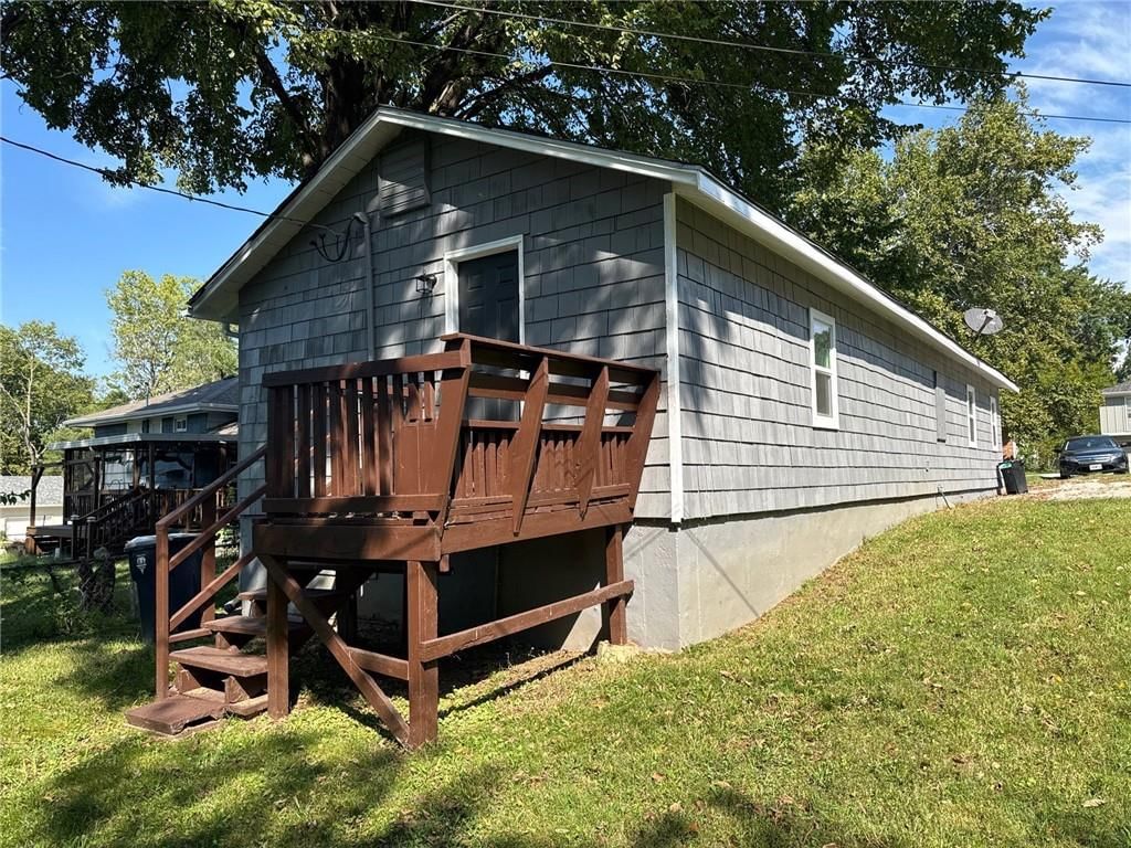 Deck at 1003 E 83RD Terrace, Kansas City, MO 64131