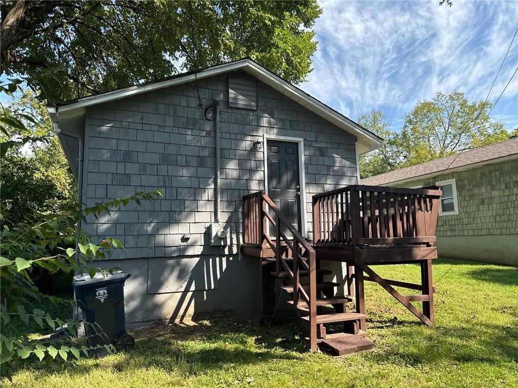 Photo 5 of 20 - 1003 E 83RD Terrace, Kansas City, MO 64131