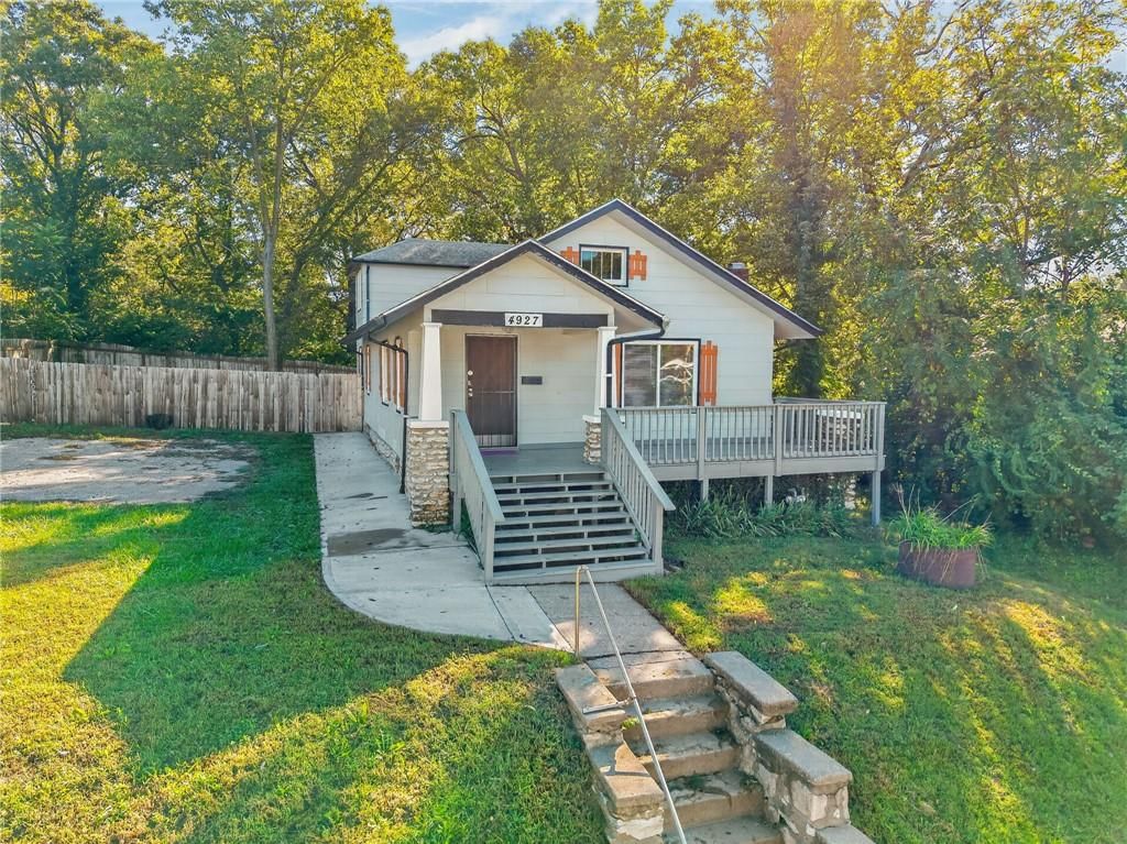 4927 Woodland Avenue, Kansas City, MO: listing photo 2