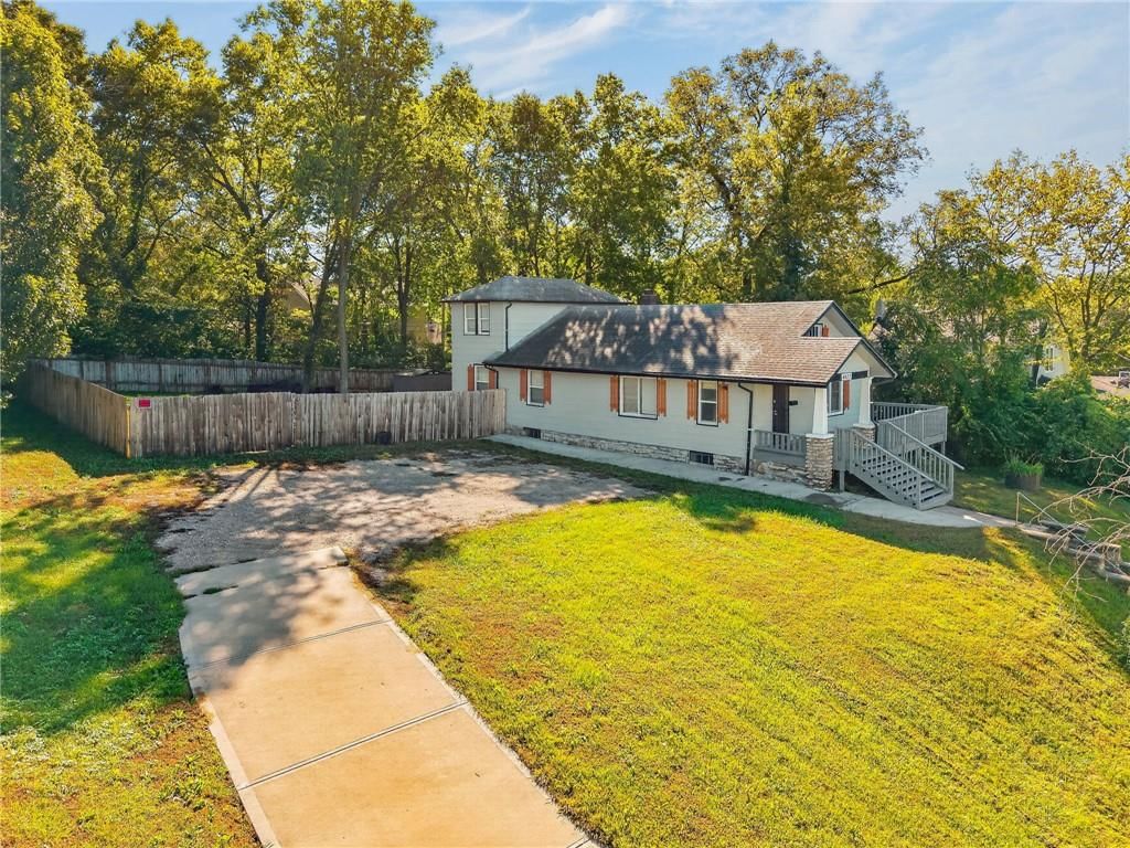 4927 Woodland Avenue, Kansas City, MO: listing photo 3