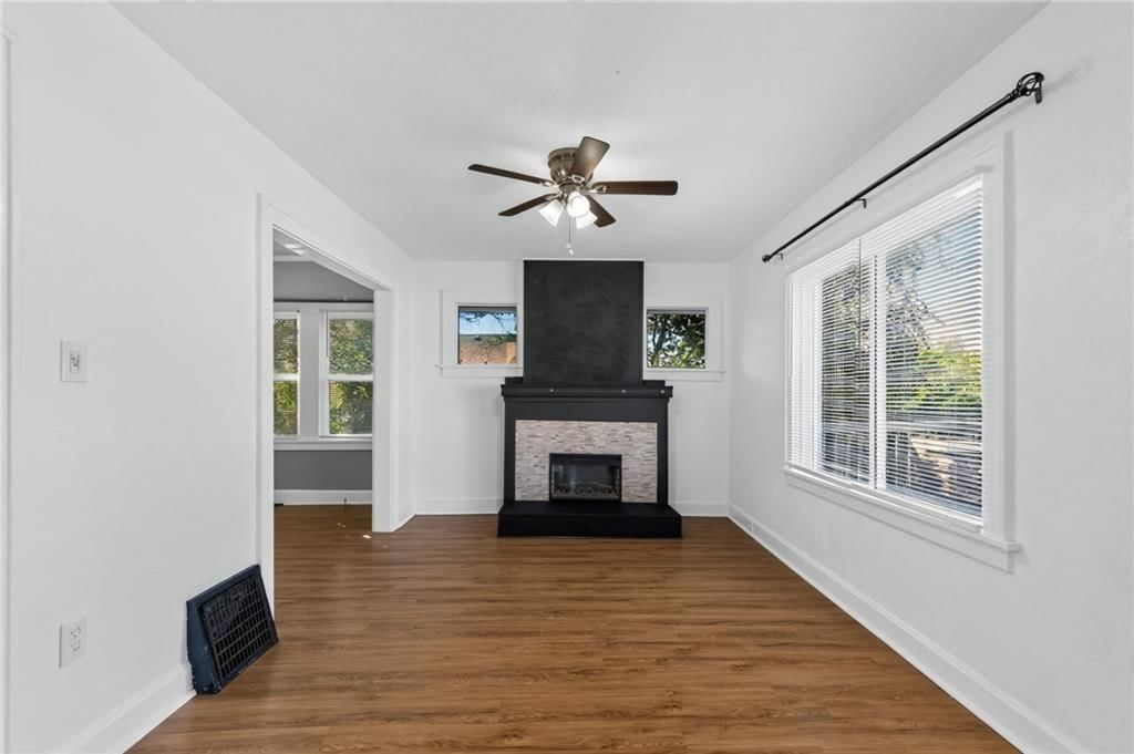 4927 Woodland Avenue, Kansas City, MO