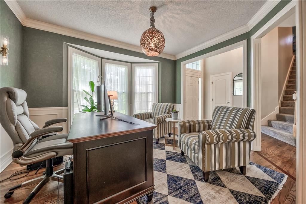 4619 Aminda Street, Shawnee, KS: listing photo 3
