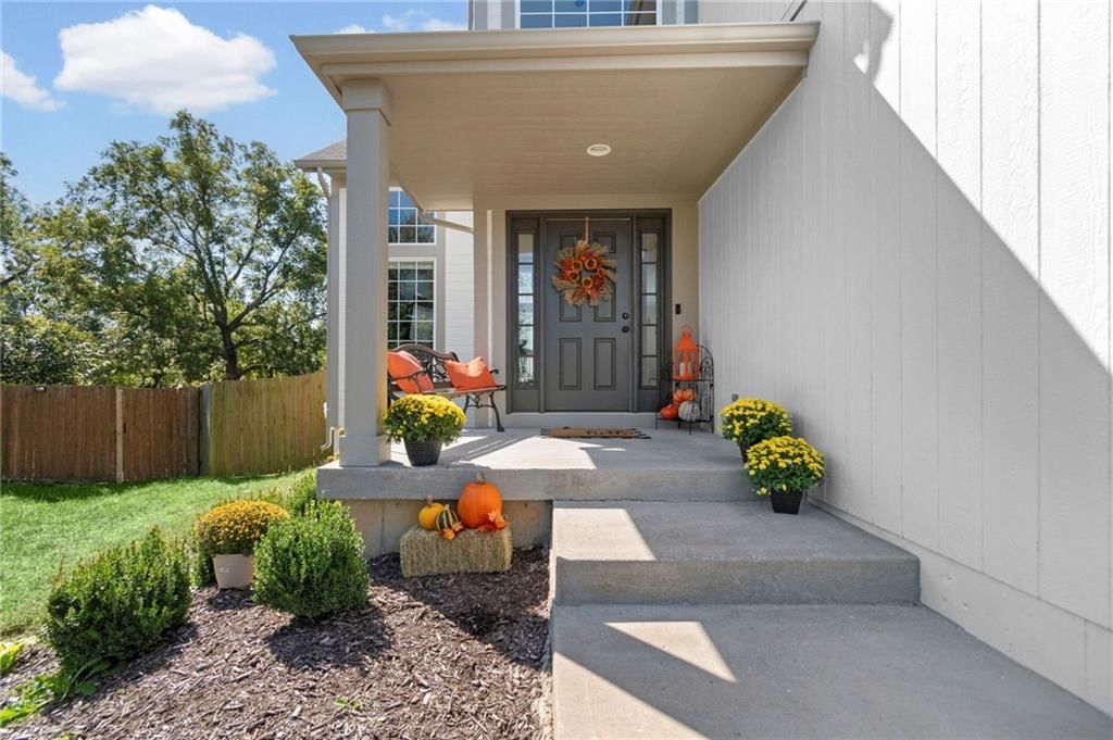 20587 W 126th Terrace W, Olathe, KS: listing photo 2
