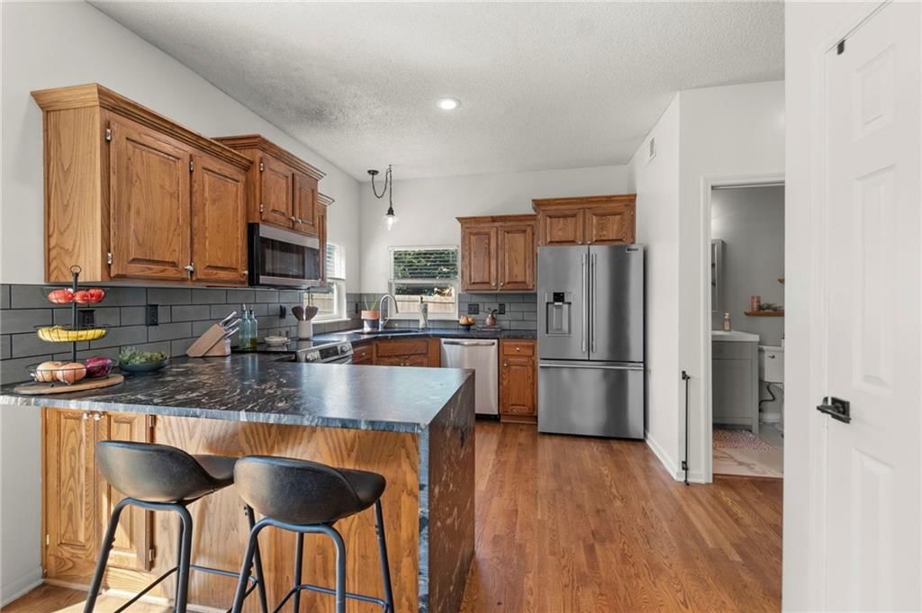 Photo 9 of 39 - 20587 W 126th Terrace W, Olathe, KS 66061