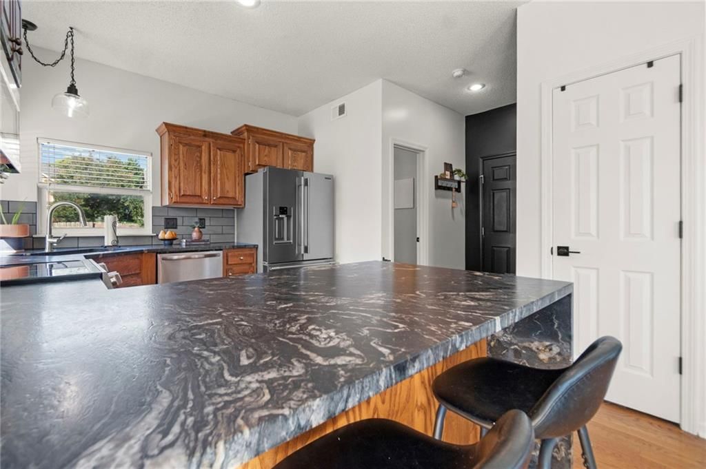 Photo 10 of 39 - 20587 W 126th Terrace W, Olathe, KS 66061