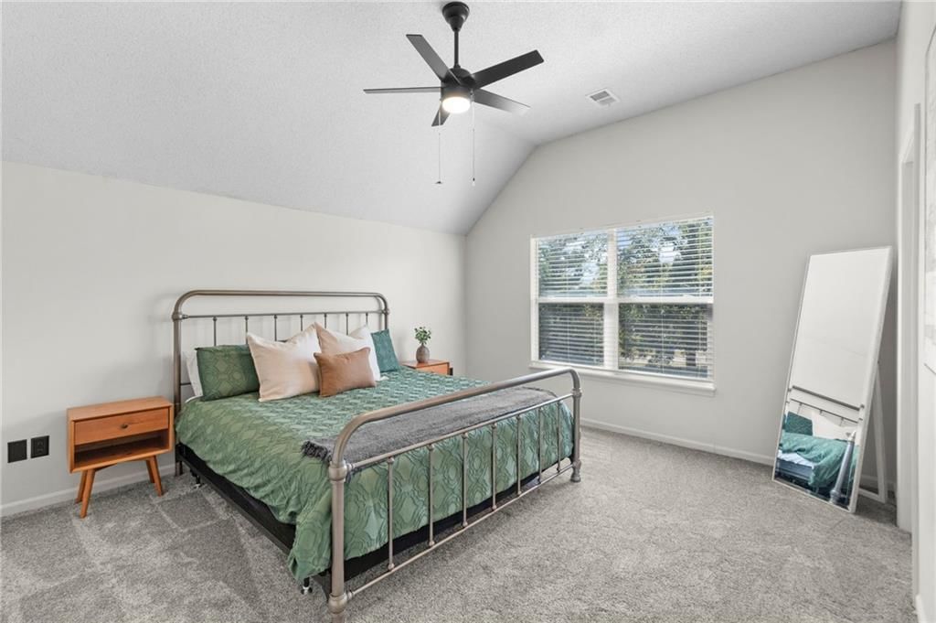 Photo 21 of 39 - 20587 W 126th Terrace W, Olathe, KS 66061