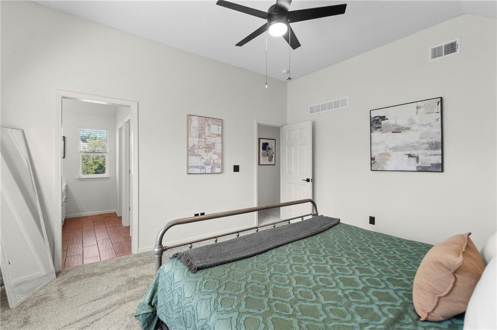 Photo 23 of 39 - 20587 W 126th Terrace W, Olathe, KS 66061