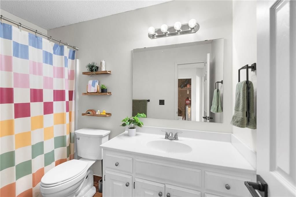 Photo 27 of 39 - 20587 W 126th Terrace W, Olathe, KS 66061