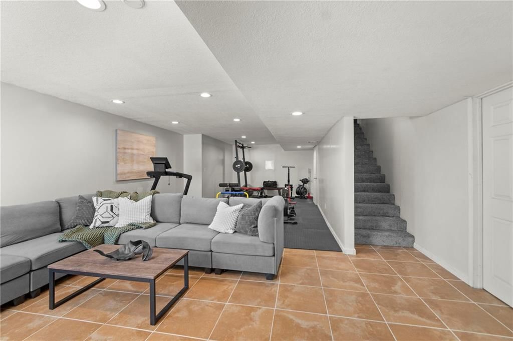 Photo 28 of 39 - 20587 W 126th Terrace W, Olathe, KS 66061