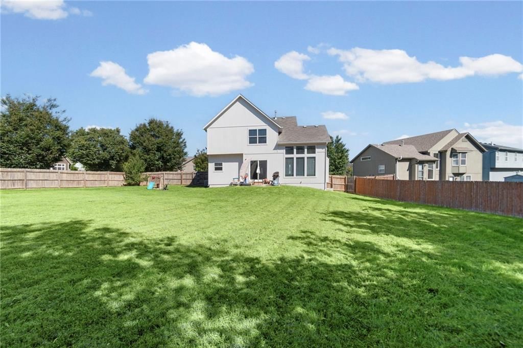 Photo 32 of 39 - 20587 W 126th Terrace W, Olathe, KS 66061