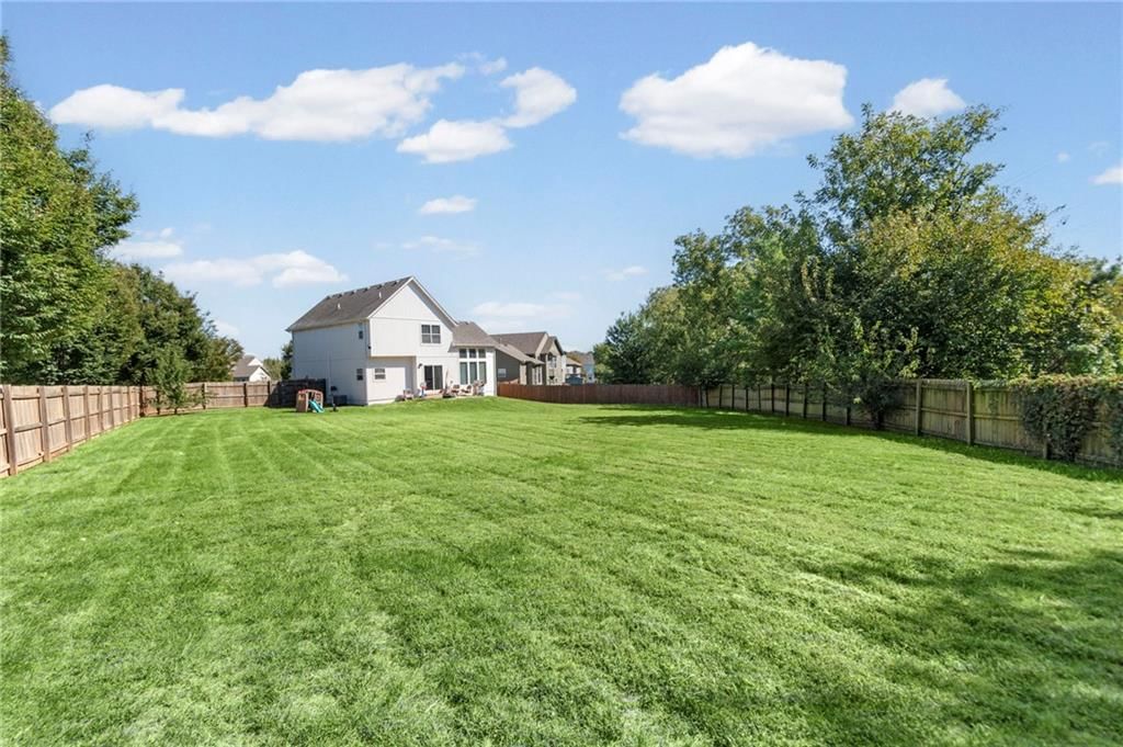 Photo 33 of 39 - 20587 W 126th Terrace W, Olathe, KS 66061