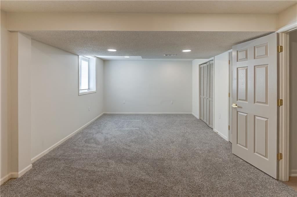 626 S Walnut Street — photo 26