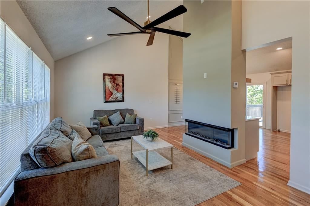 626 S Walnut Street — photo 49