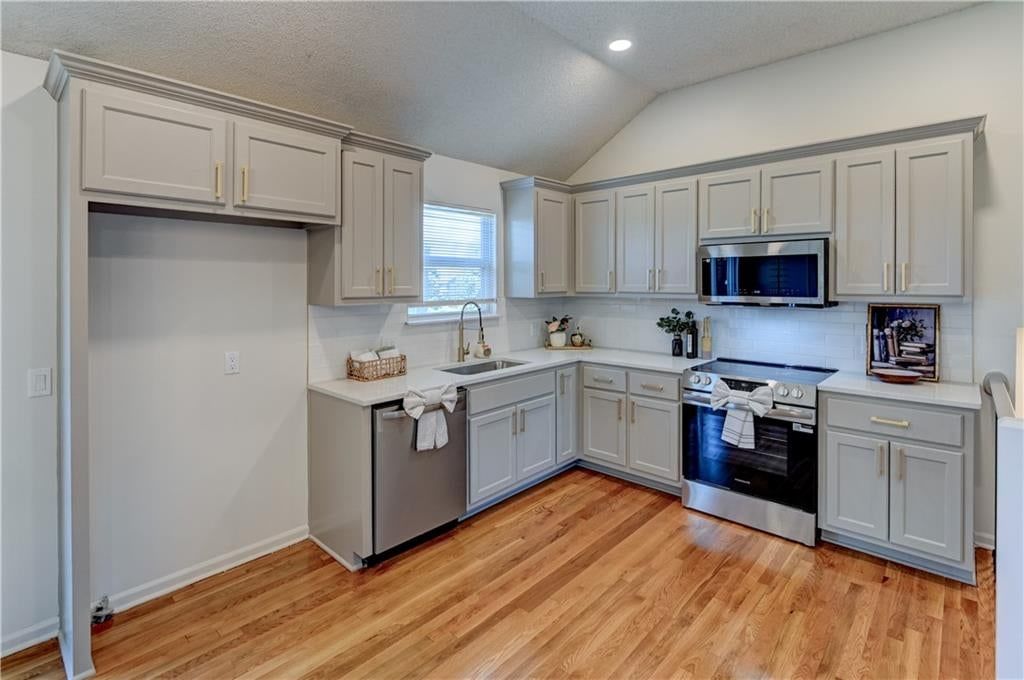 626 S Walnut Street — photo 55