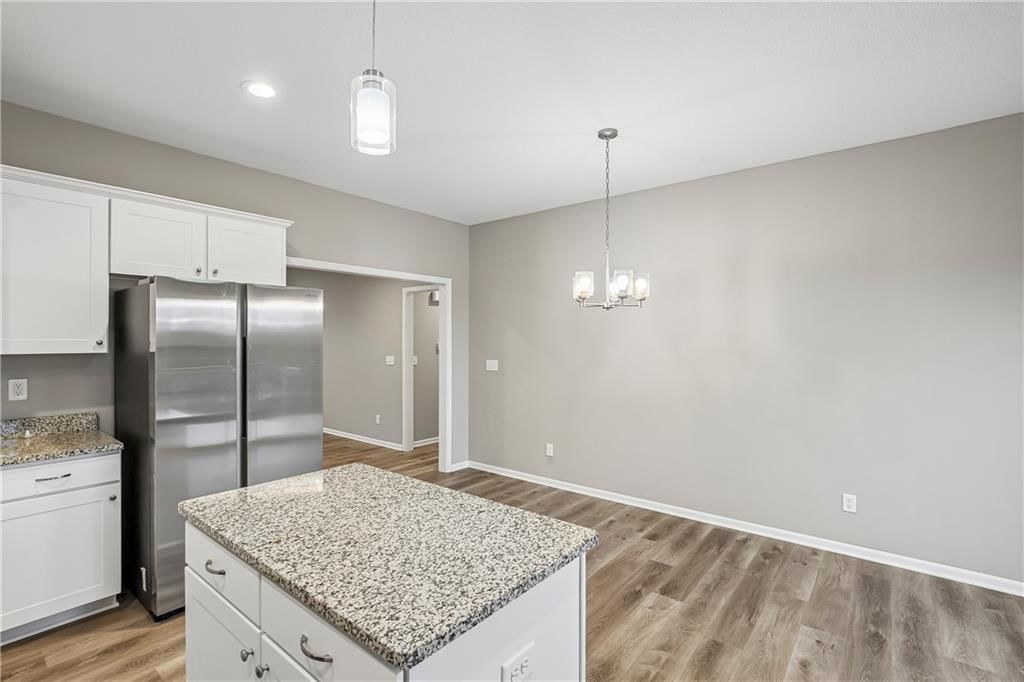 Photo 14 of 41 - 1208 NW Hilltop Lane, Grain Valley, MO 64029