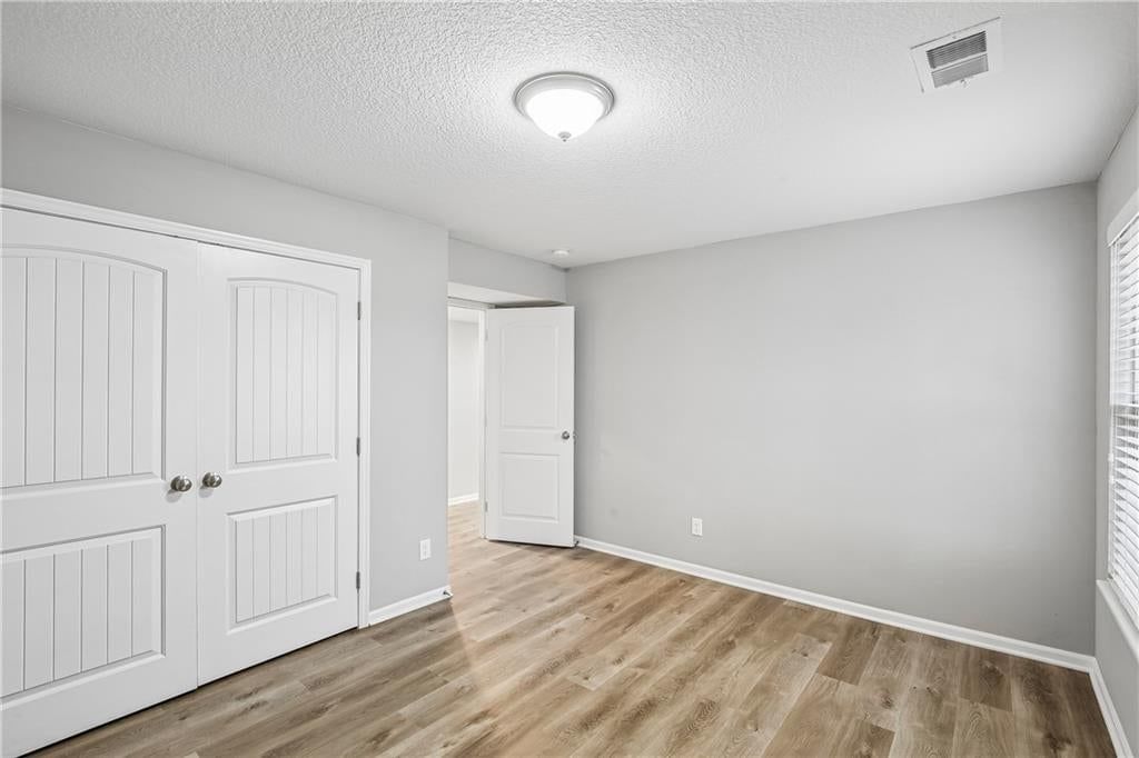 Photo 31 of 41 - 1208 NW Hilltop Lane, Grain Valley, MO 64029