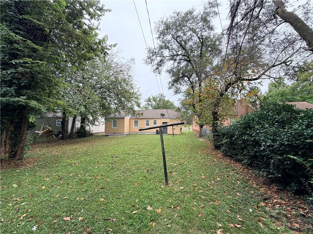 Photo 6 of 21 - 3004 E Meyer Boulevard, Kansas City, MO 66418