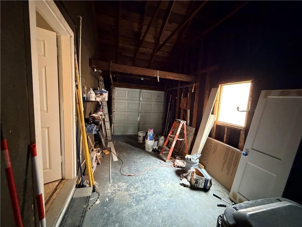 Photo 13 of 21 - 3004 E Meyer Boulevard, Kansas City, MO 66418