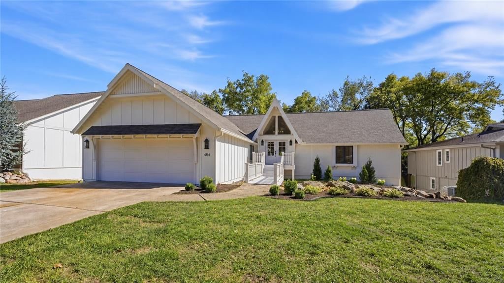 484 N Winnebago Drive, Lake Winnebago, MO: listing photo 2