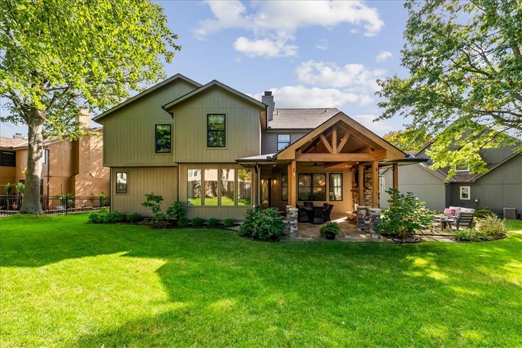 9110 W 129th Street, Overland Park, KS: listing photo 2