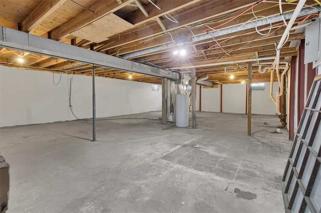 Photo 27 of 41 - 112 W 8th Street, Kearney, MO 64060