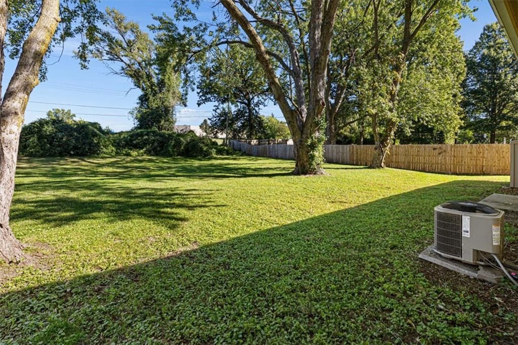 Photo 37 of 41 - 112 W 8th Street, Kearney, MO 64060