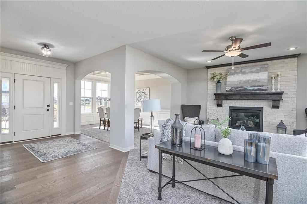 2283 Wabash Street, Olathe, KS: listing photo 2