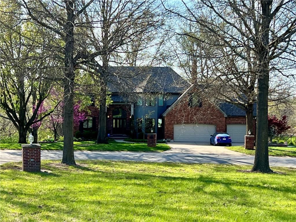 9510 SE Keystone Drive, Lee's Summit, MO 64086