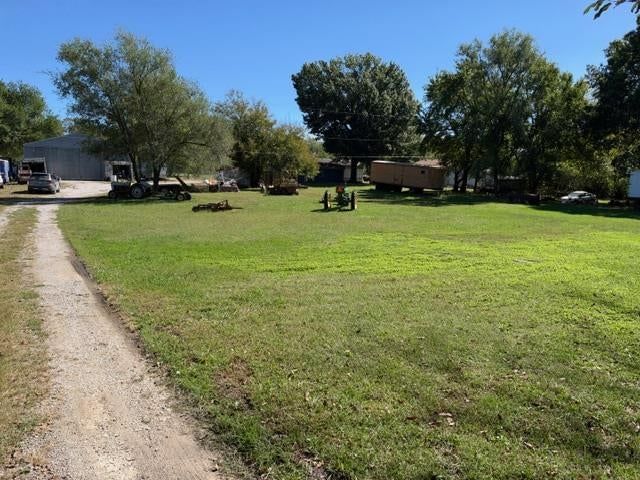Photo 7 of 7 - 1001 N Jerry Avenue
