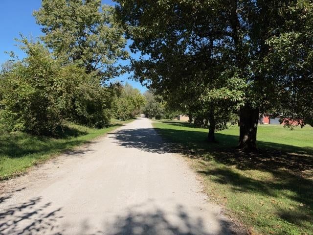 Photo 4 of 5 - 1003 N Jerry Avenue