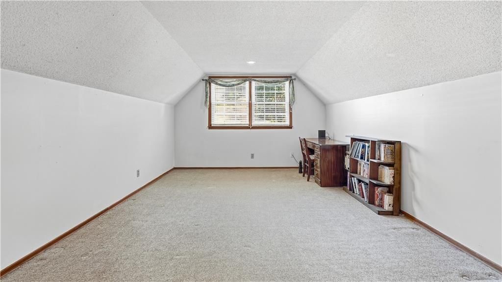Photo 15 of 22 - 9146 Antioch Road, Overland Park, KS 66212