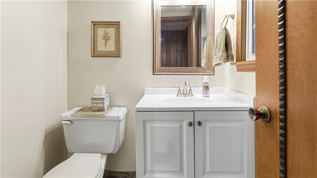 Photo 19 of 22 - 9146 Antioch Road, Overland Park, KS 66212