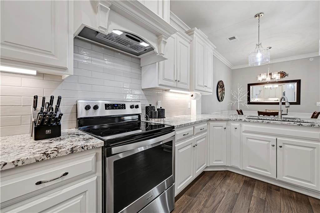 Photo 13 of 31 - 16001 Granada Street #230, Stilwell, KS 66085