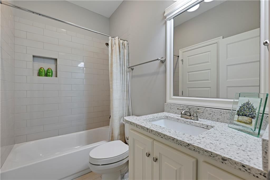 Photo 25 of 31 - 16001 Granada Street #230, Stilwell, KS 66085